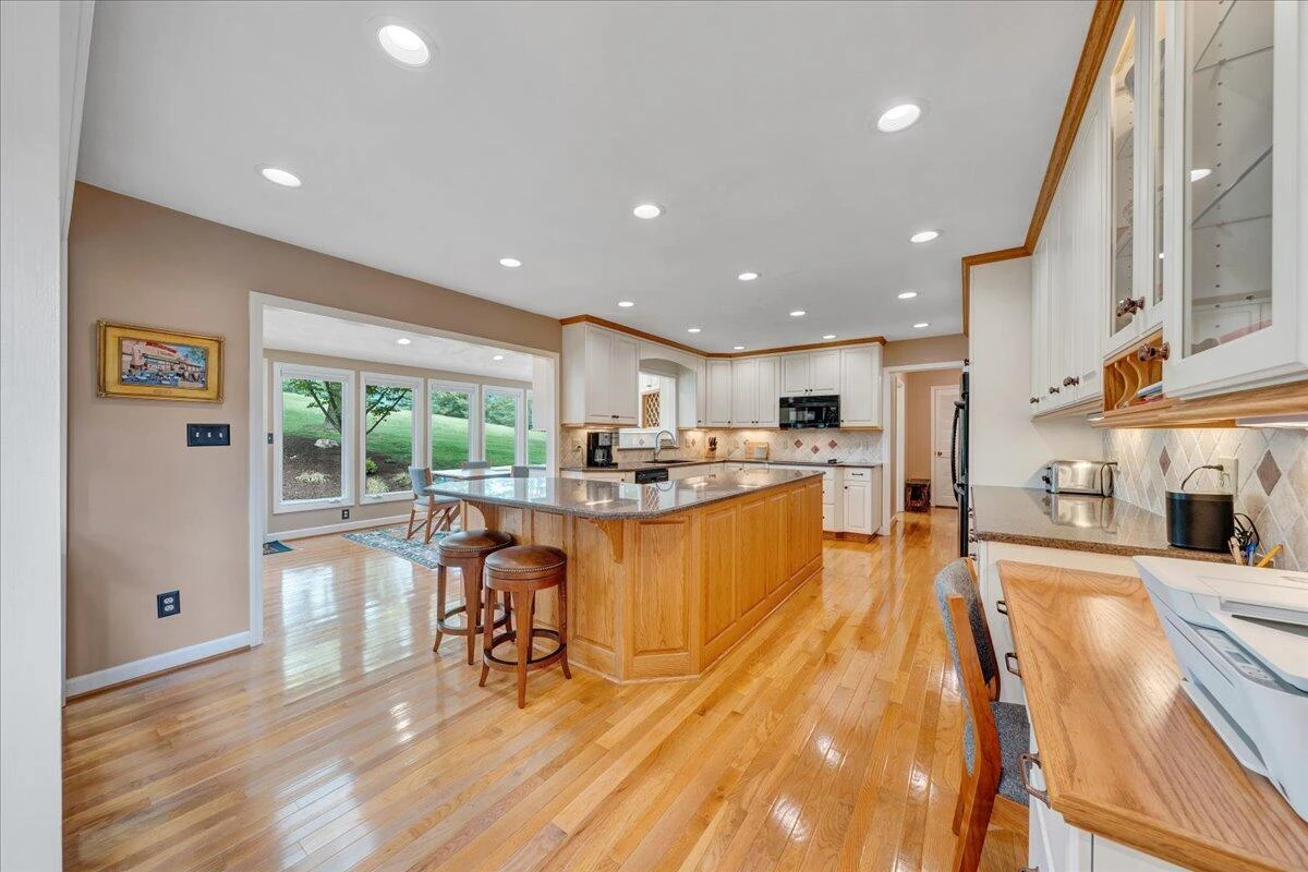 5319 McVitty RD - Photo 24