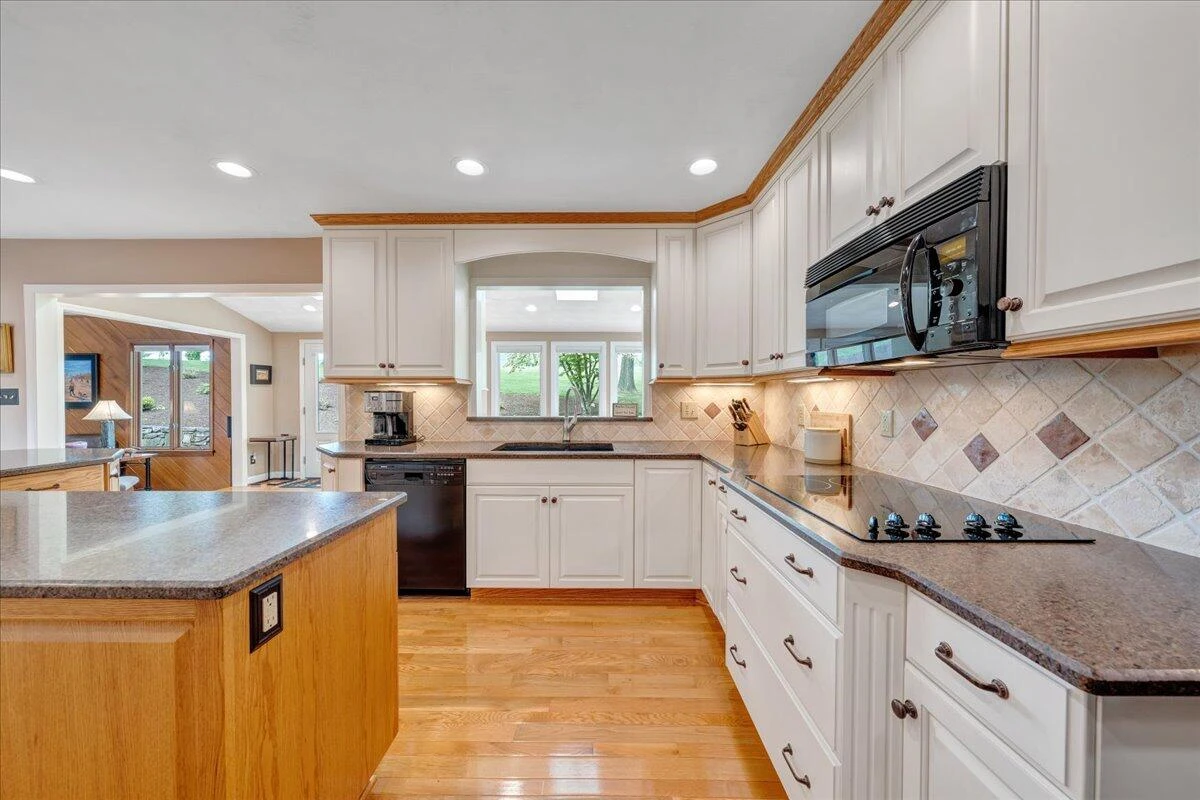 5319 McVitty RD - Photo 27