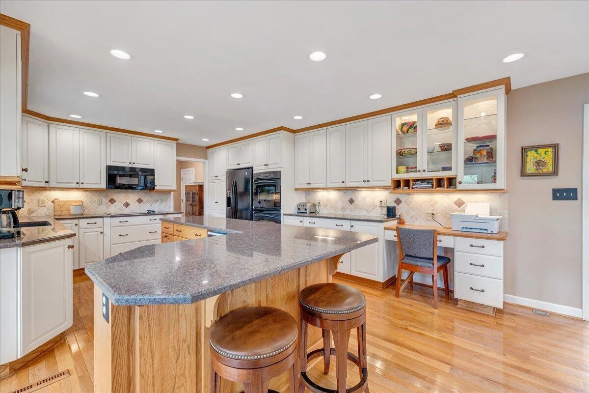 5319 McVitty RD - Photo 29