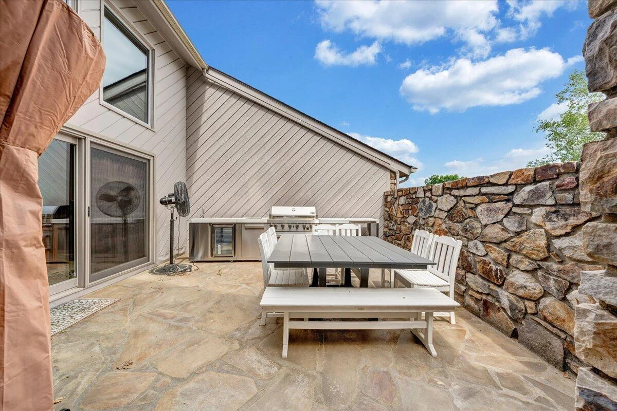 5319 McVitty RD - Photo 7