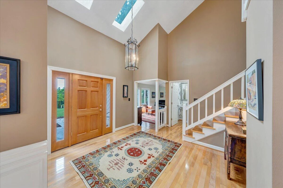 5319 McVitty RD - Photo 8