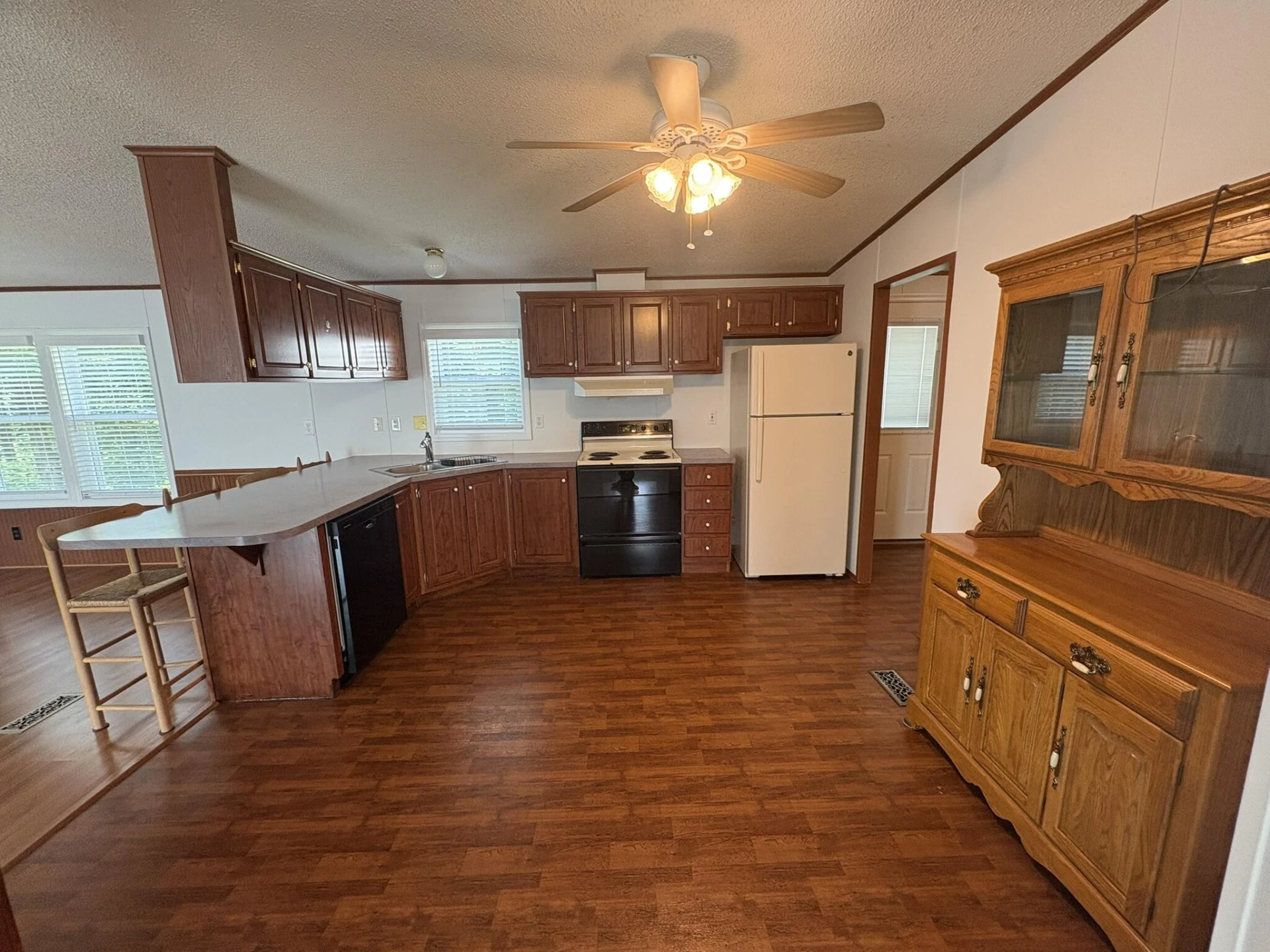 7526 Apple Grove LN SW - Photo 10