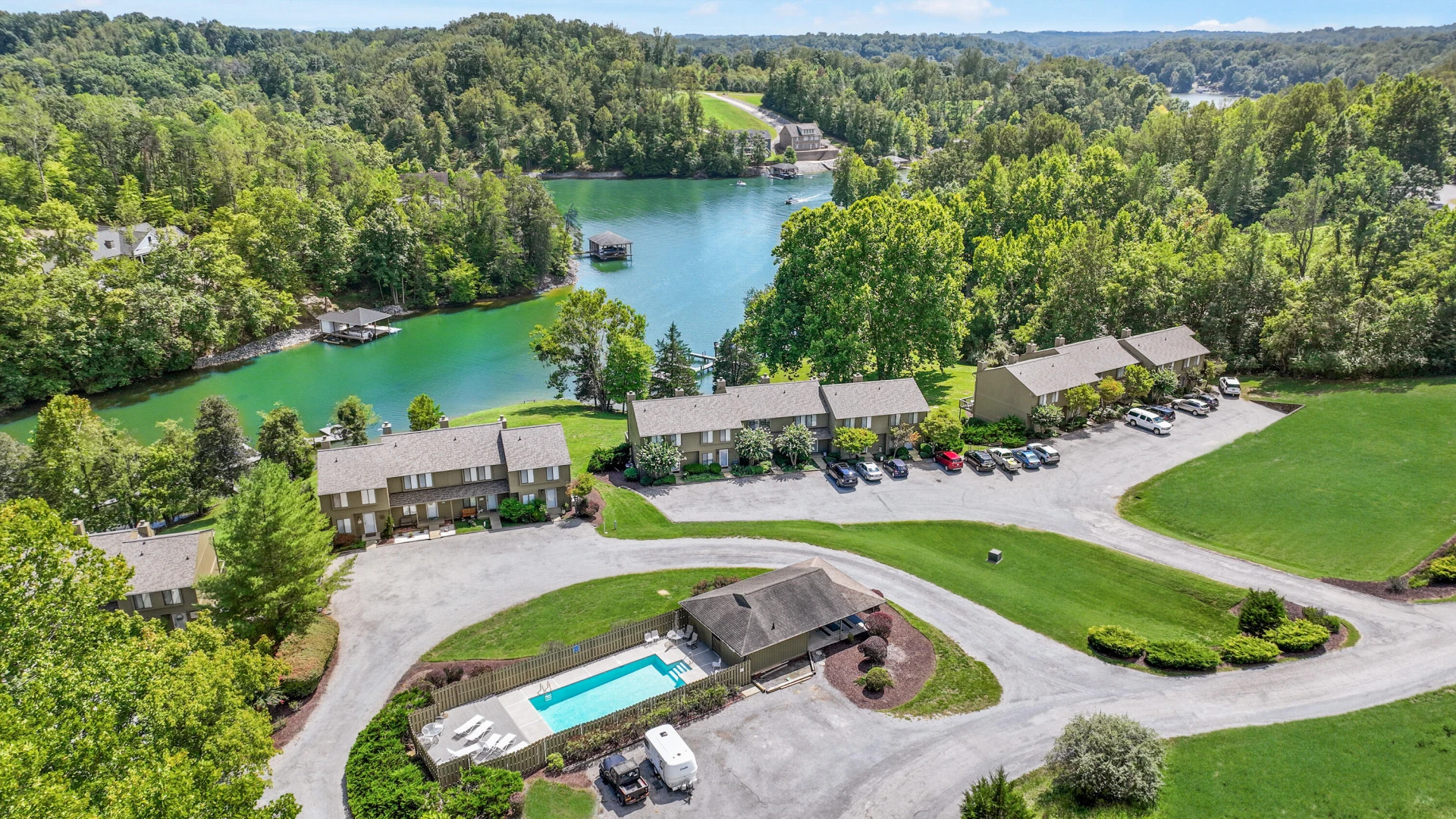 404 Harbor Ridge DR - Photo 2