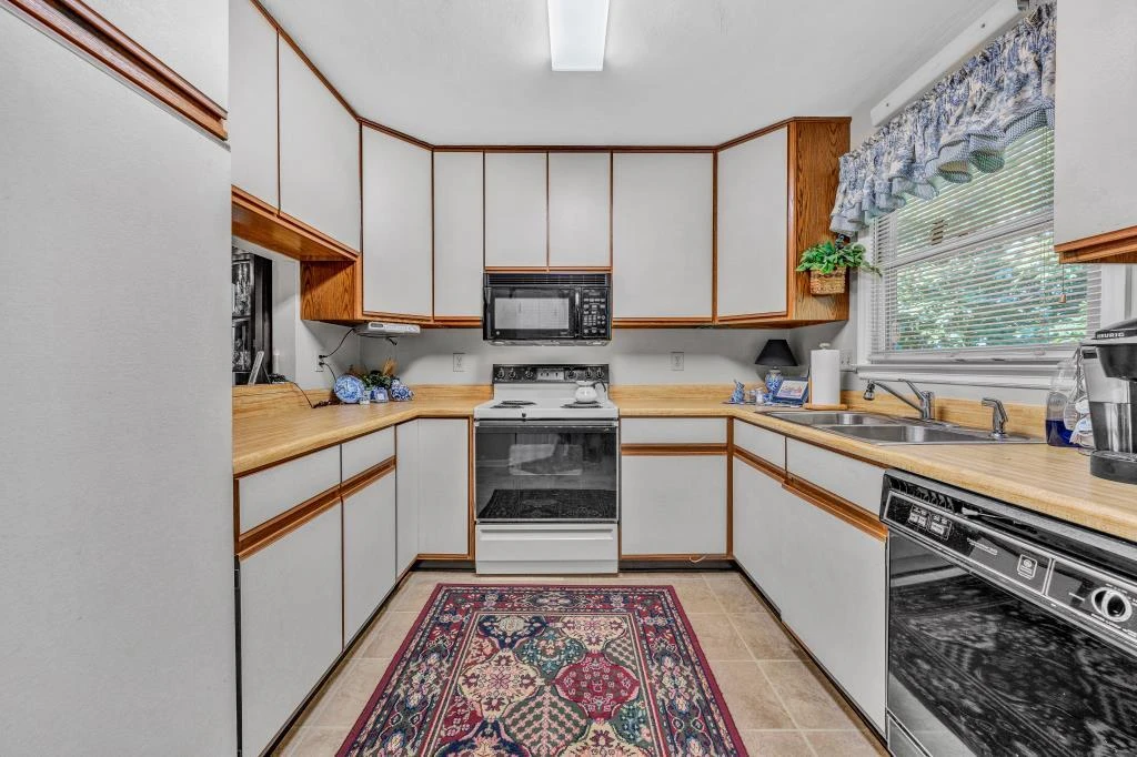 4670 Mill View CT - Photo 6