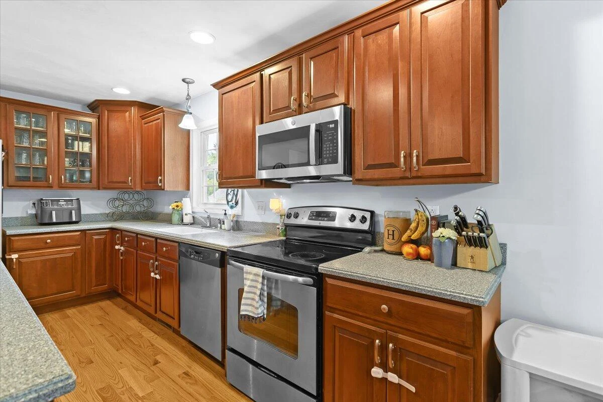 713 Hugh AVE - Photo 16