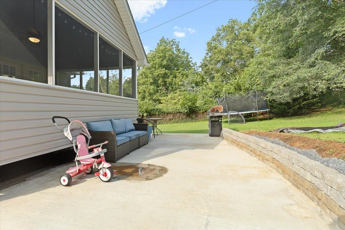 713 Hugh AVE - Photo 22