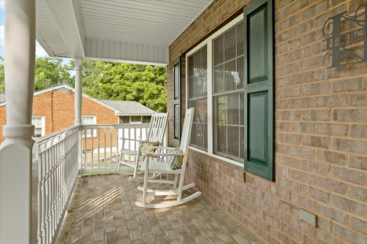 713 Hugh AVE - Photo 5