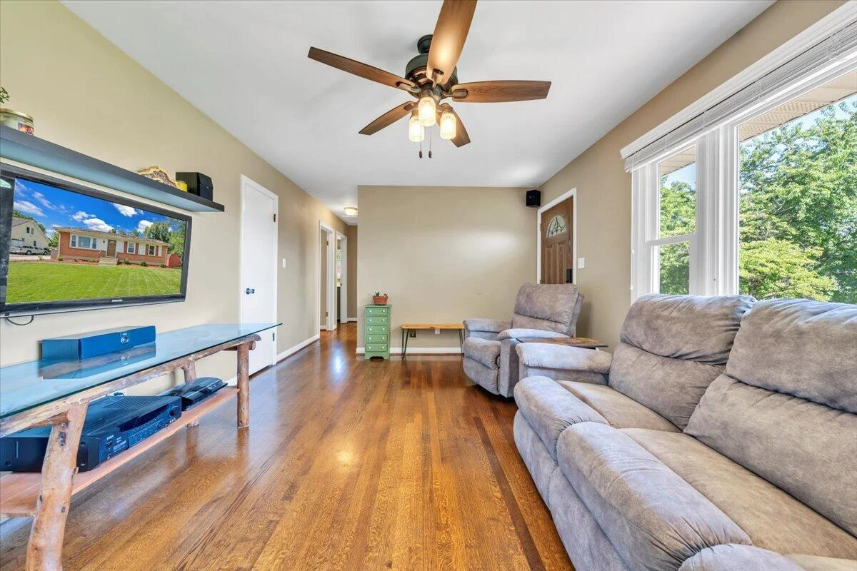 2236 Mountain View TER SW - Photo 16
