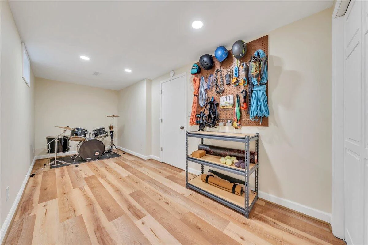 2236 Mountain View TER SW - Photo 33