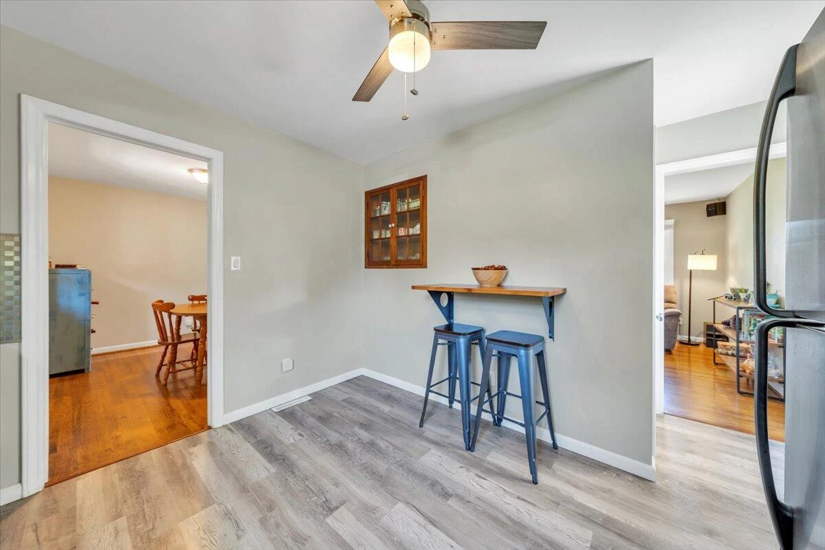 2236 Mountain View TER SW - Photo 8