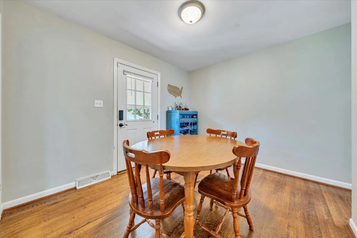 2236 Mountain View TER SW - Photo 10