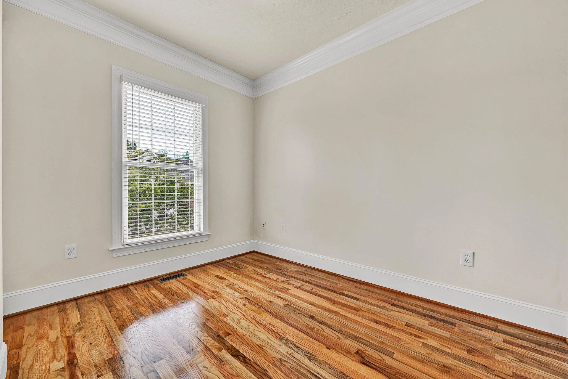 3823 Greenway DR SW - Photo 10