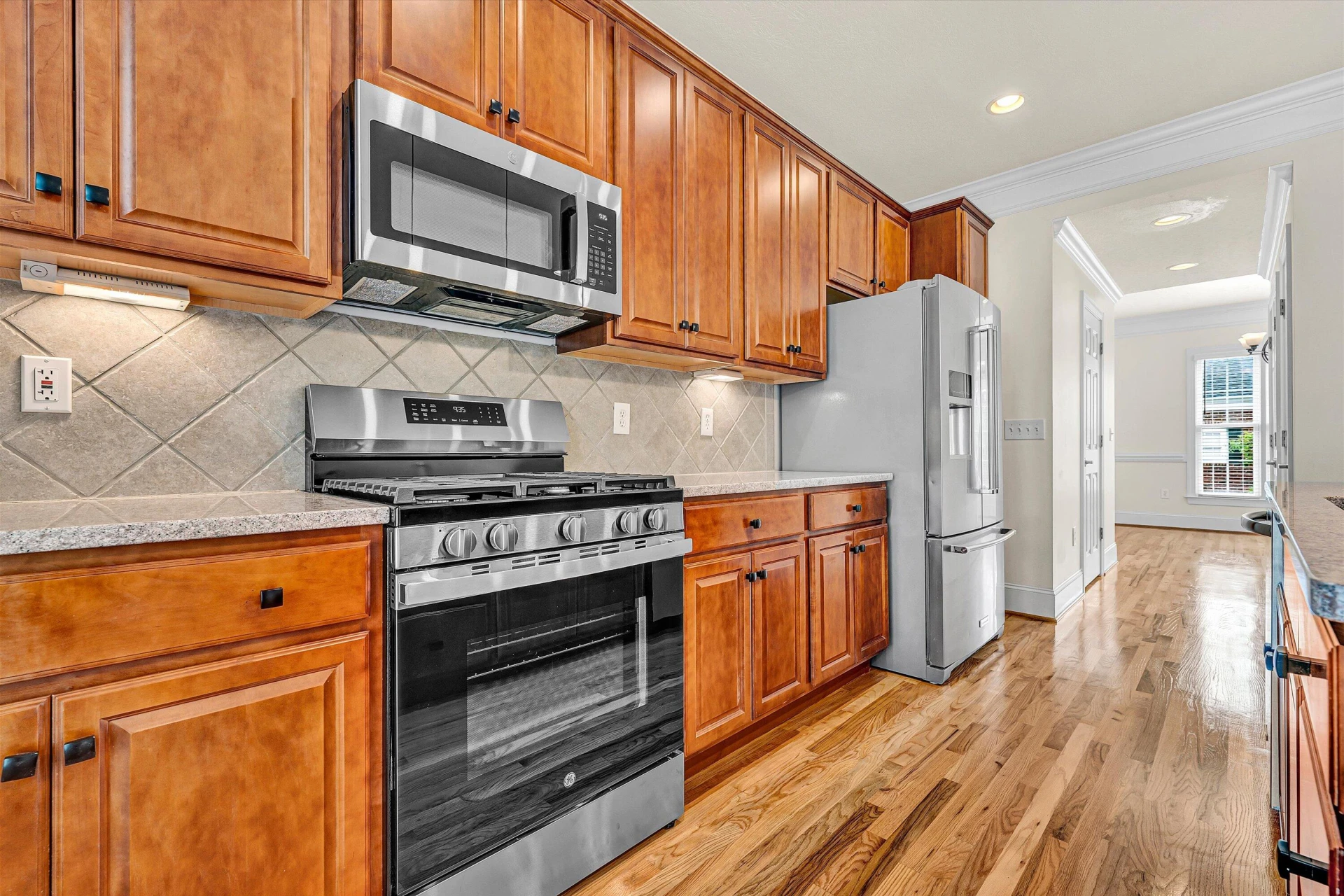 3823 Greenway DR SW - Photo 15