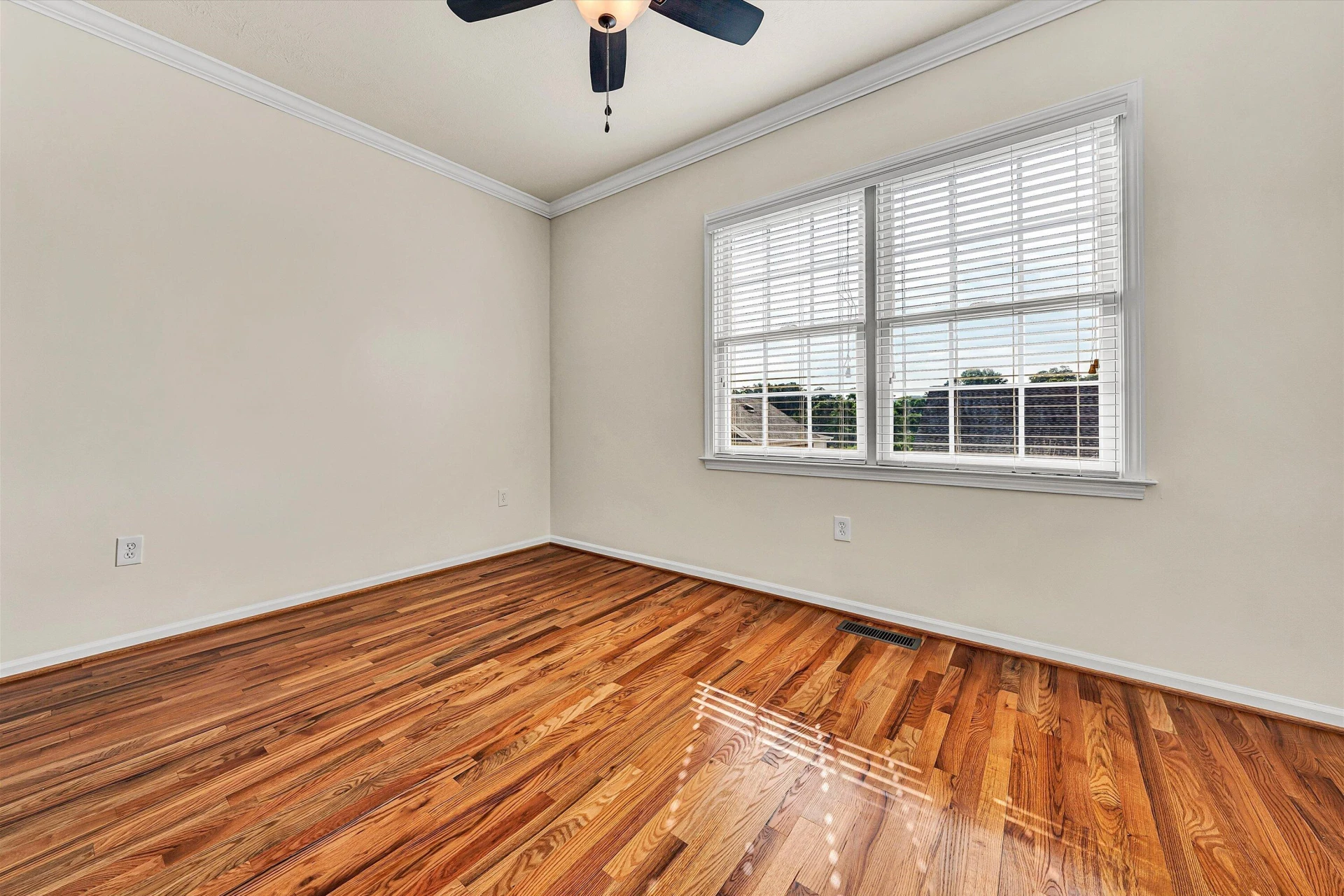 3823 Greenway DR SW - Photo 23