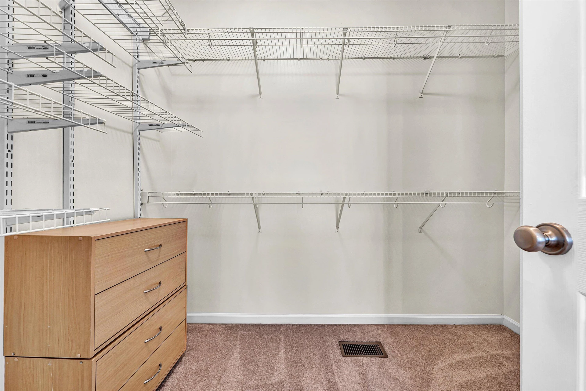 3823 Greenway DR SW - Photo 31