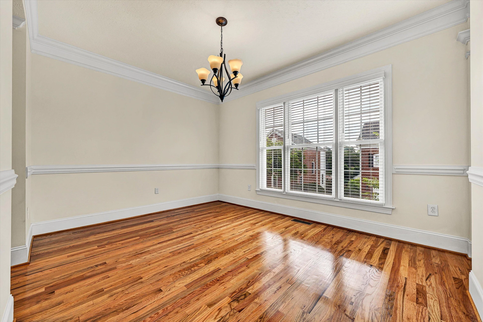 3823 Greenway DR SW - Photo 7