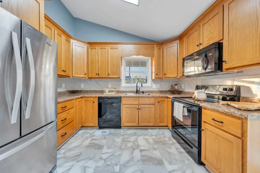 1349 Archbold AVE NE - Photo 10