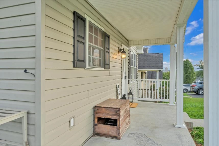 1349 Archbold AVE NE - Photo 30