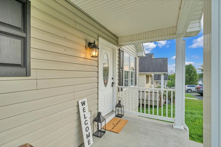 1349 Archbold AVE NE - Photo 32