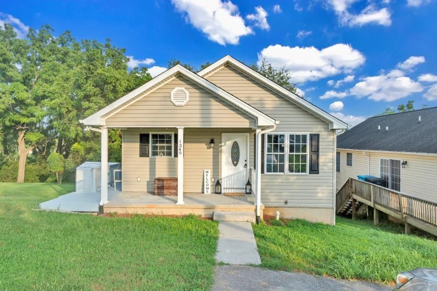 1349 Archbold AVE NE - Photo 34