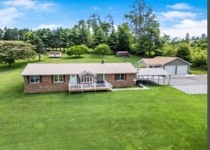 437 Posey RD NW - Photo 2
