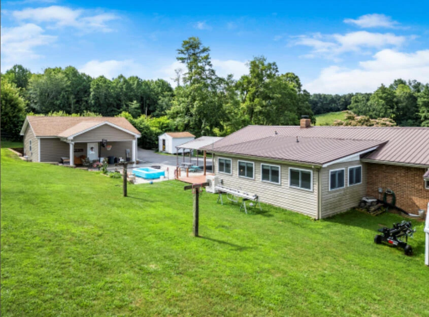 437 Posey RD NW - Photo 3