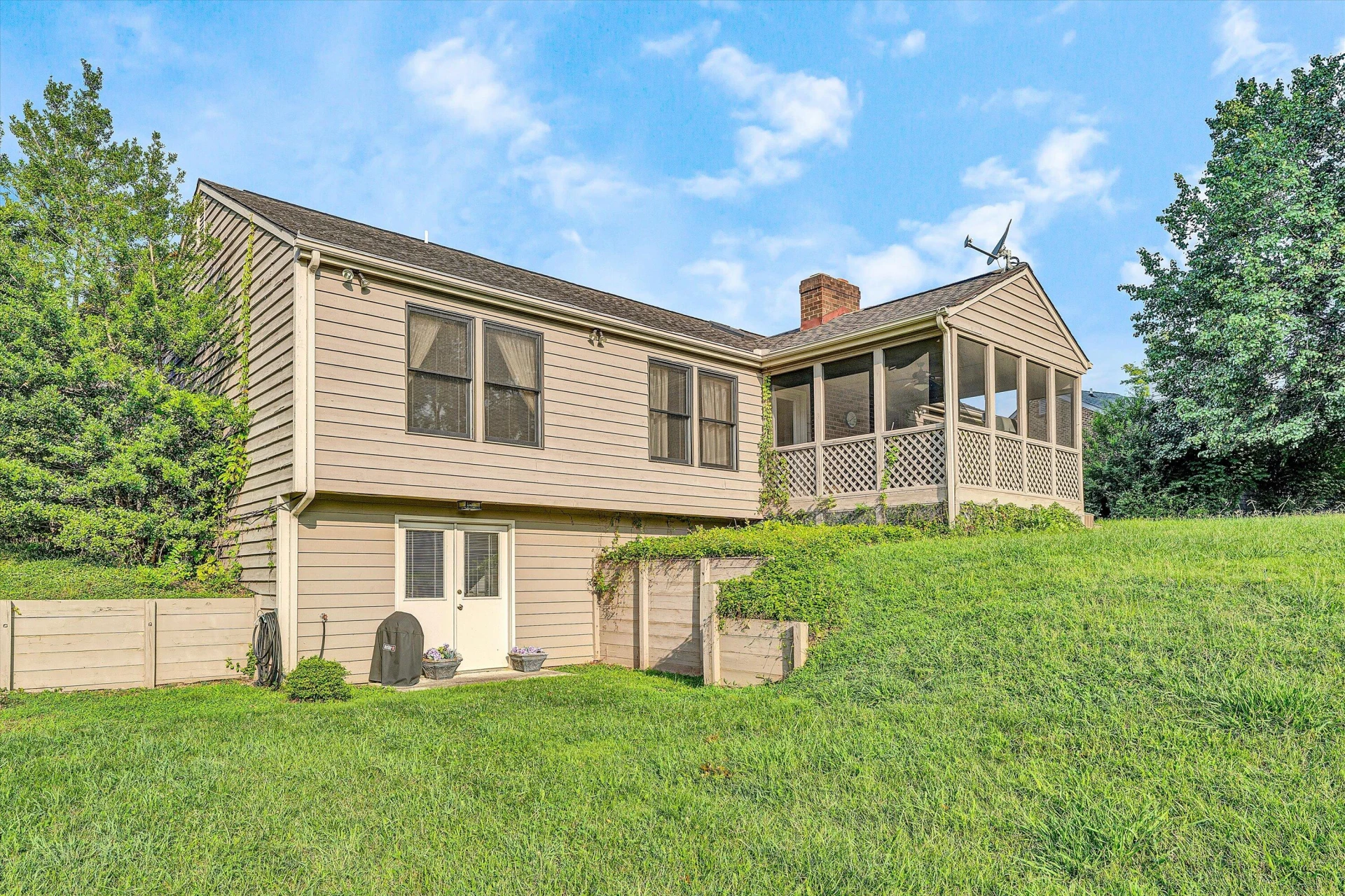 1930 McVitty RD - Photo 16