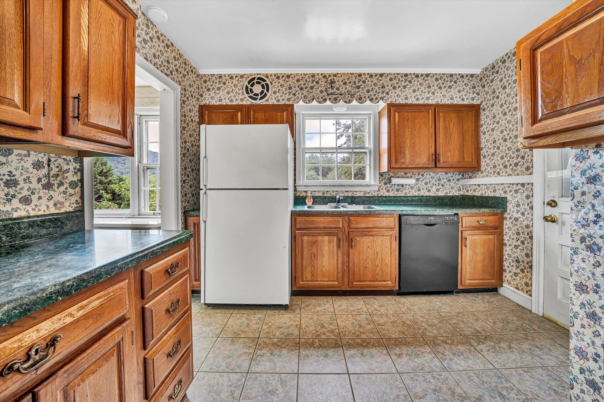 2622 Wycliffe AVE SW - Photo 14
