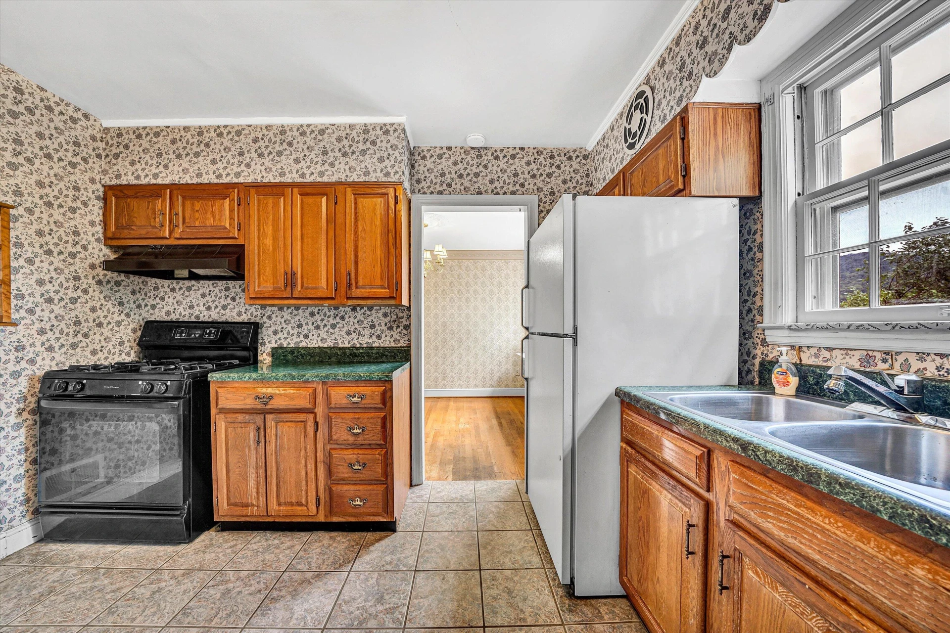2622 Wycliffe AVE SW - Photo 16