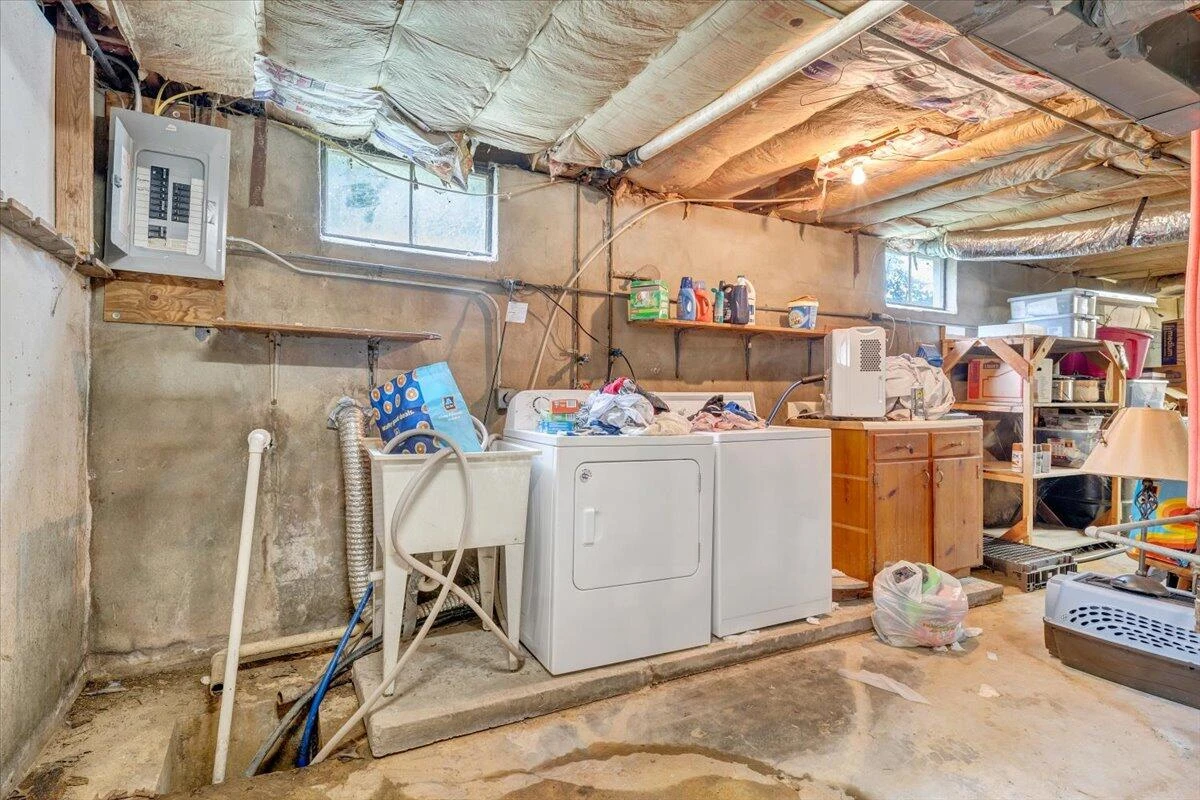 3926 Maine AVE NW - Photo 16