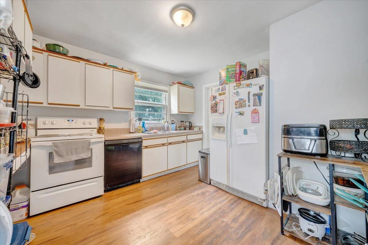 3926 Maine AVE NW - Photo 6
