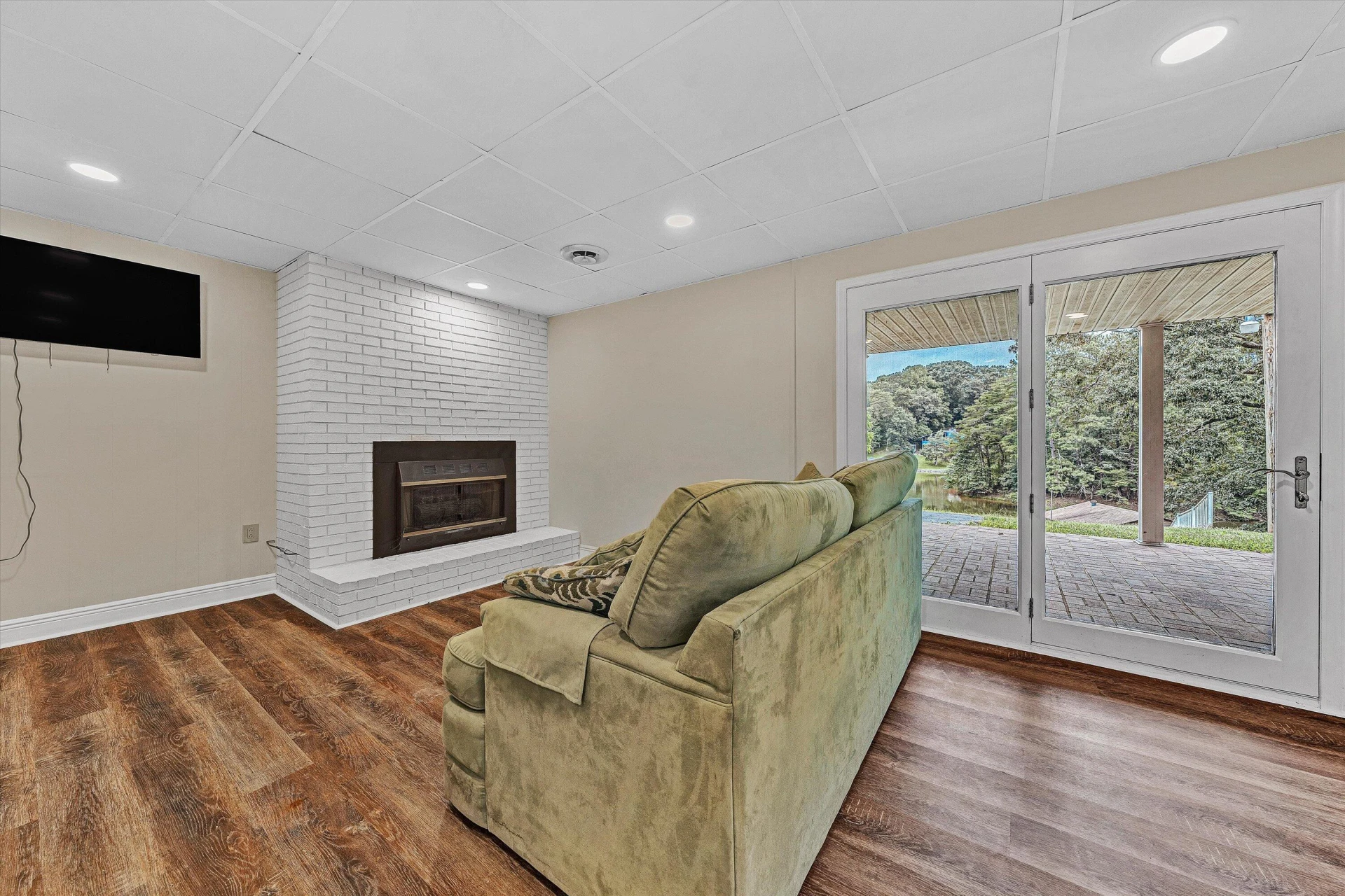 154 Brooks Point LN - Photo 27