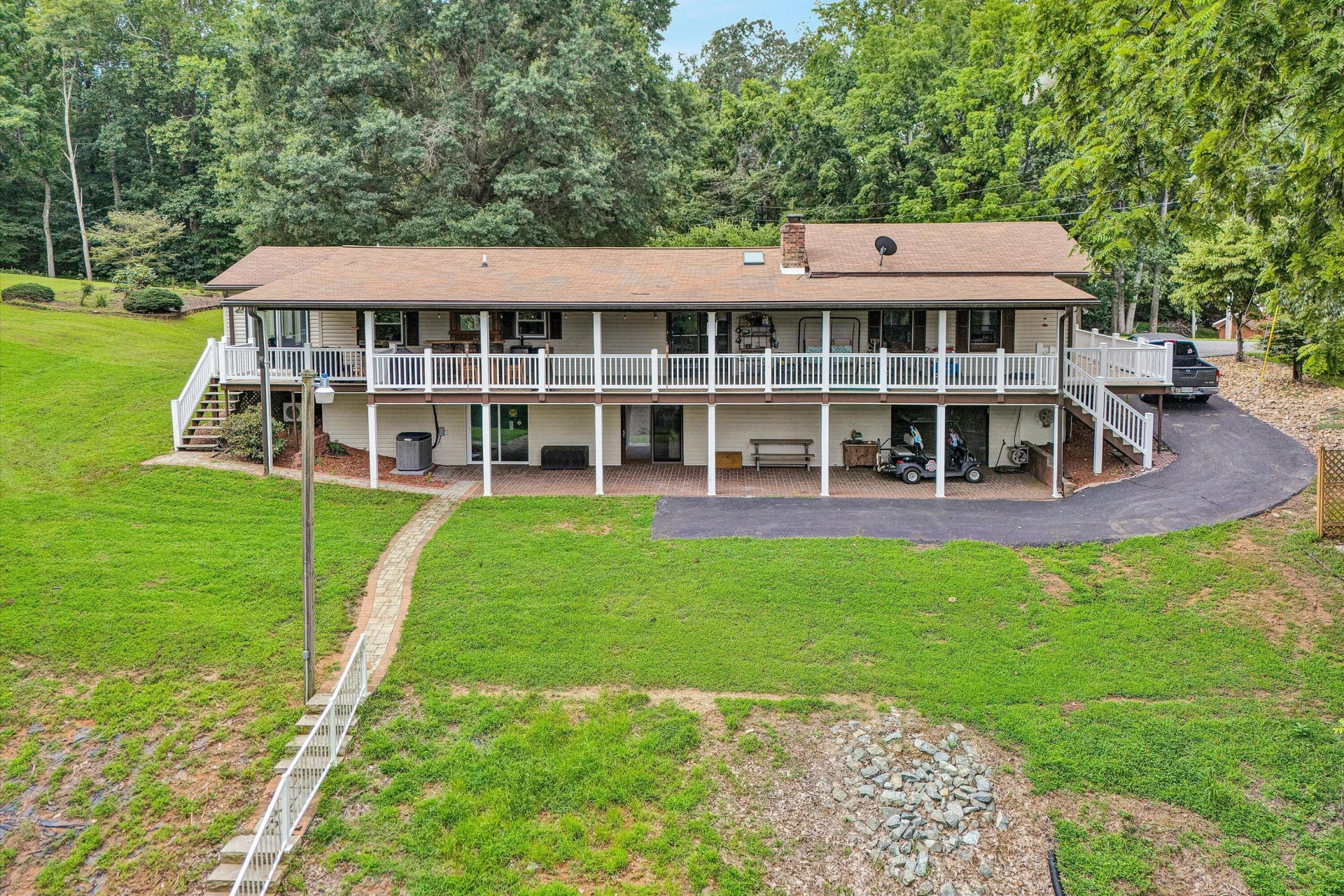 154 Brooks Point LN - Photo 5