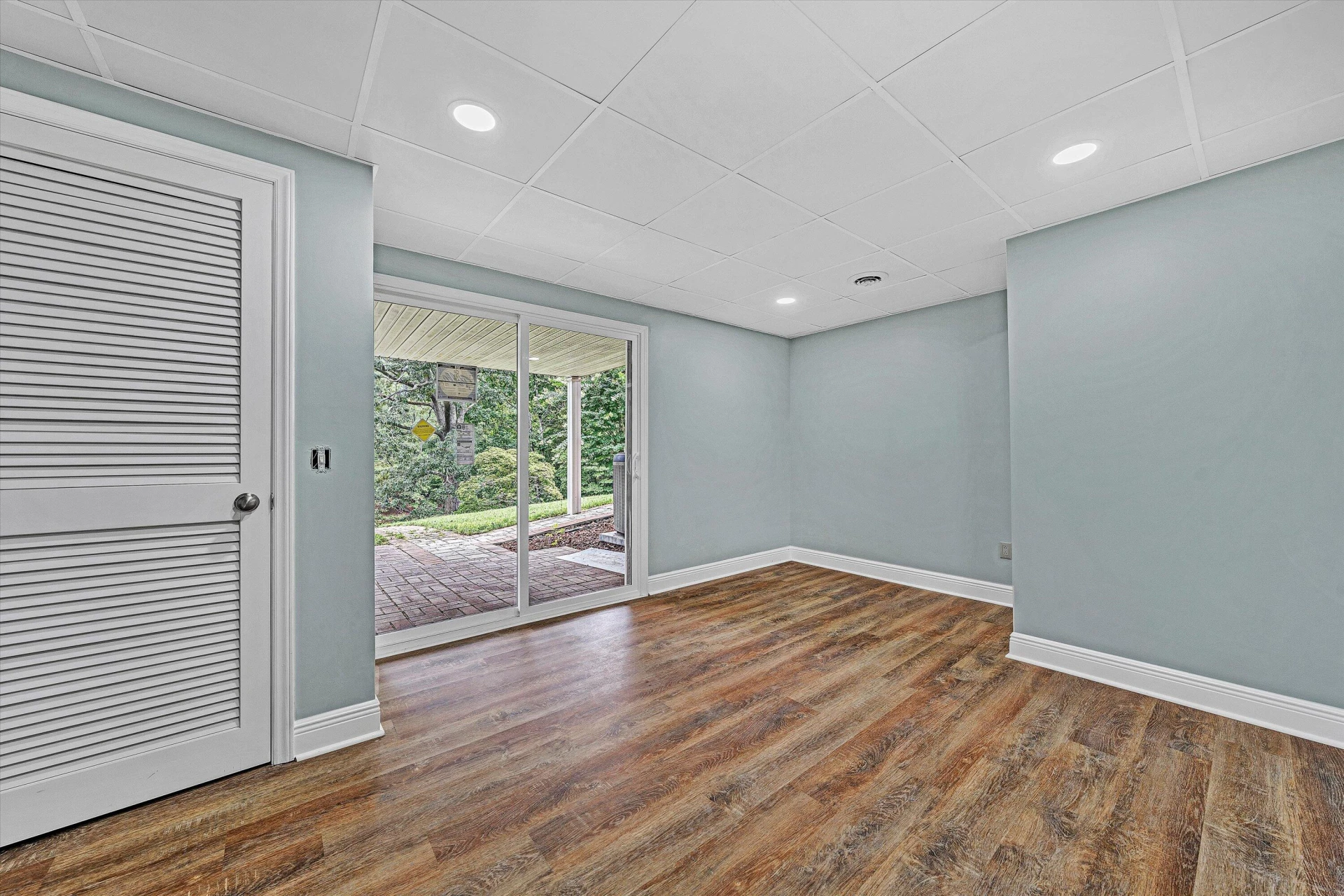 154 Brooks Point LN - Photo 32