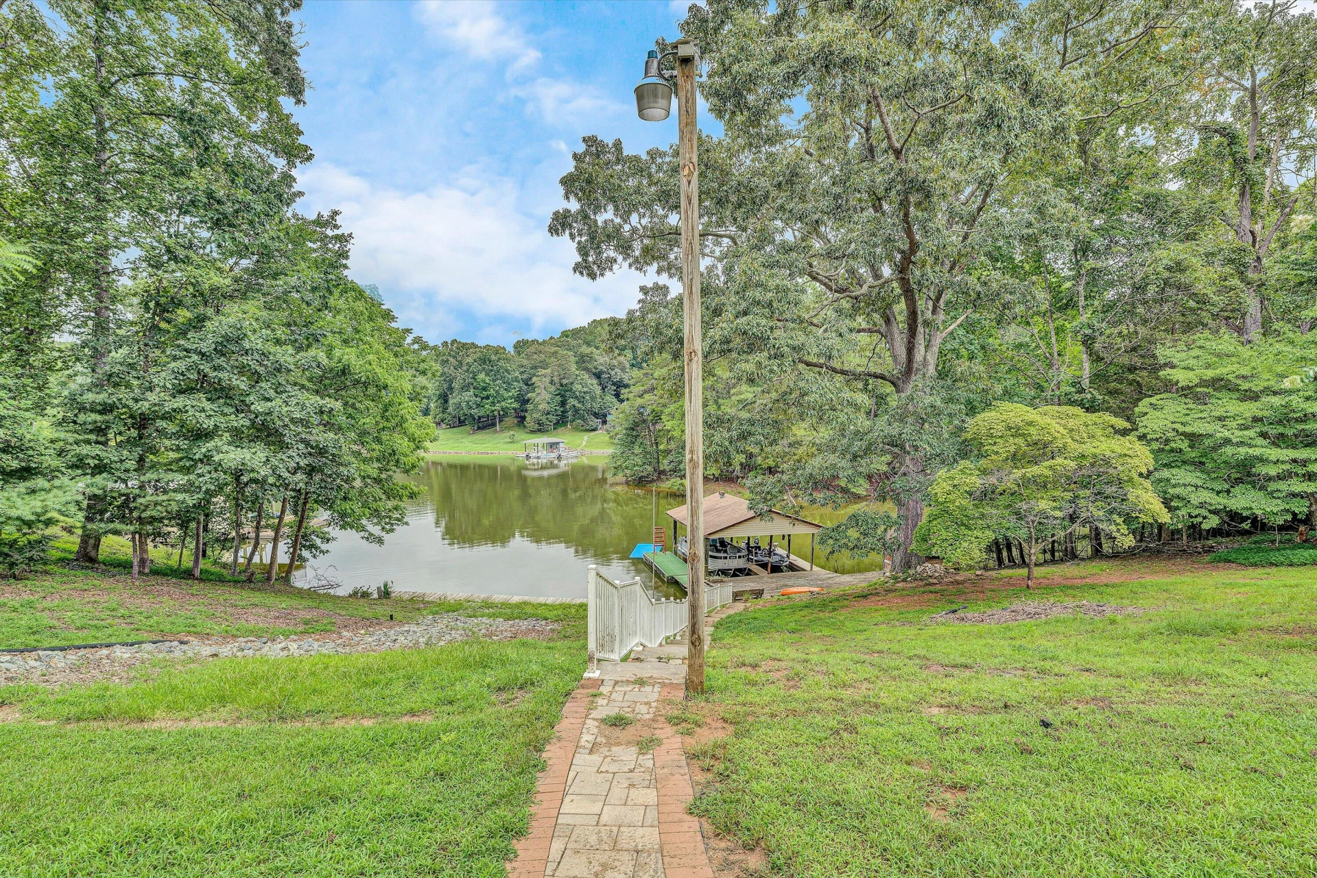 154 Brooks Point LN - Photo 46
