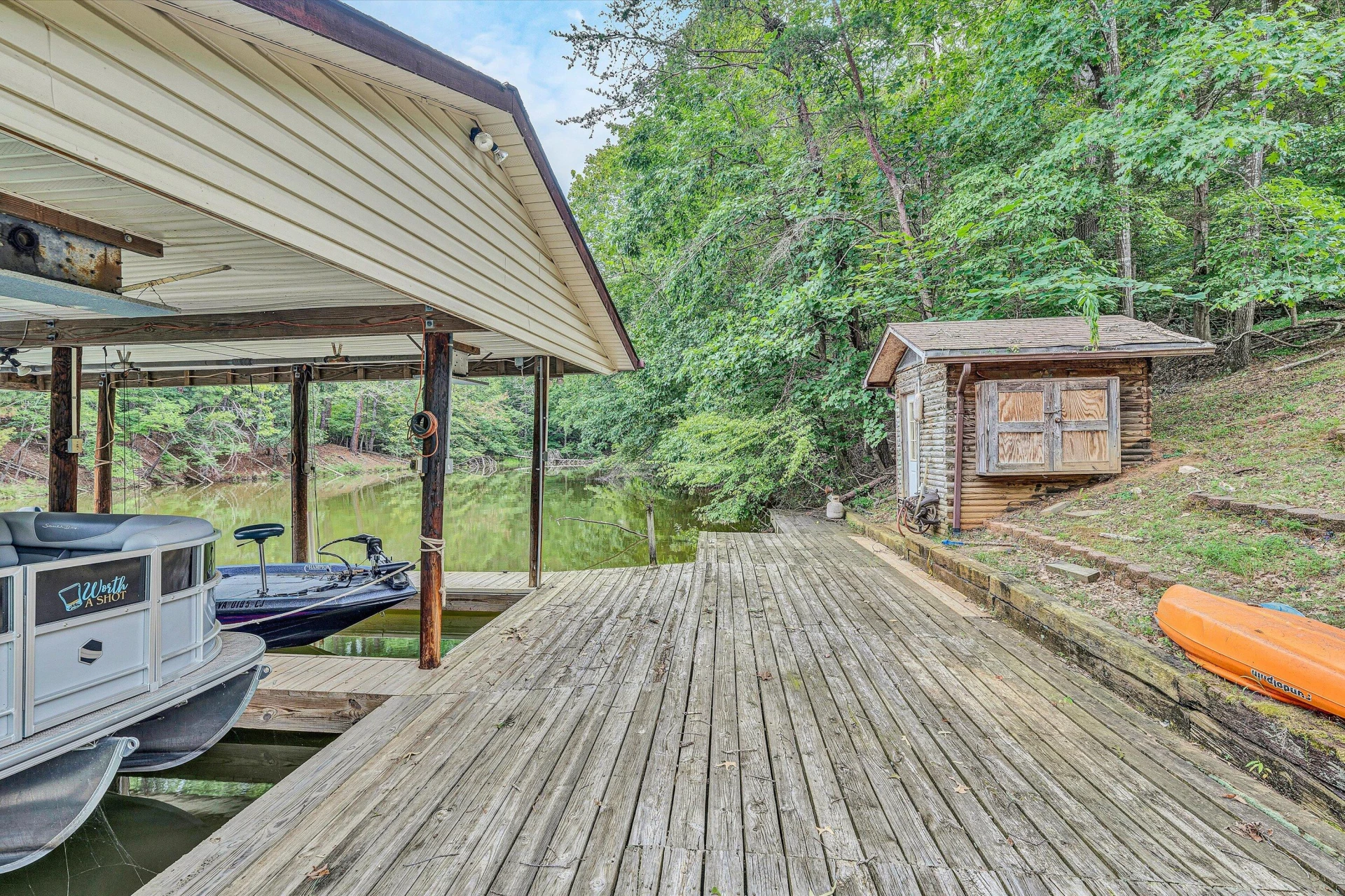 154 Brooks Point LN - Photo 49