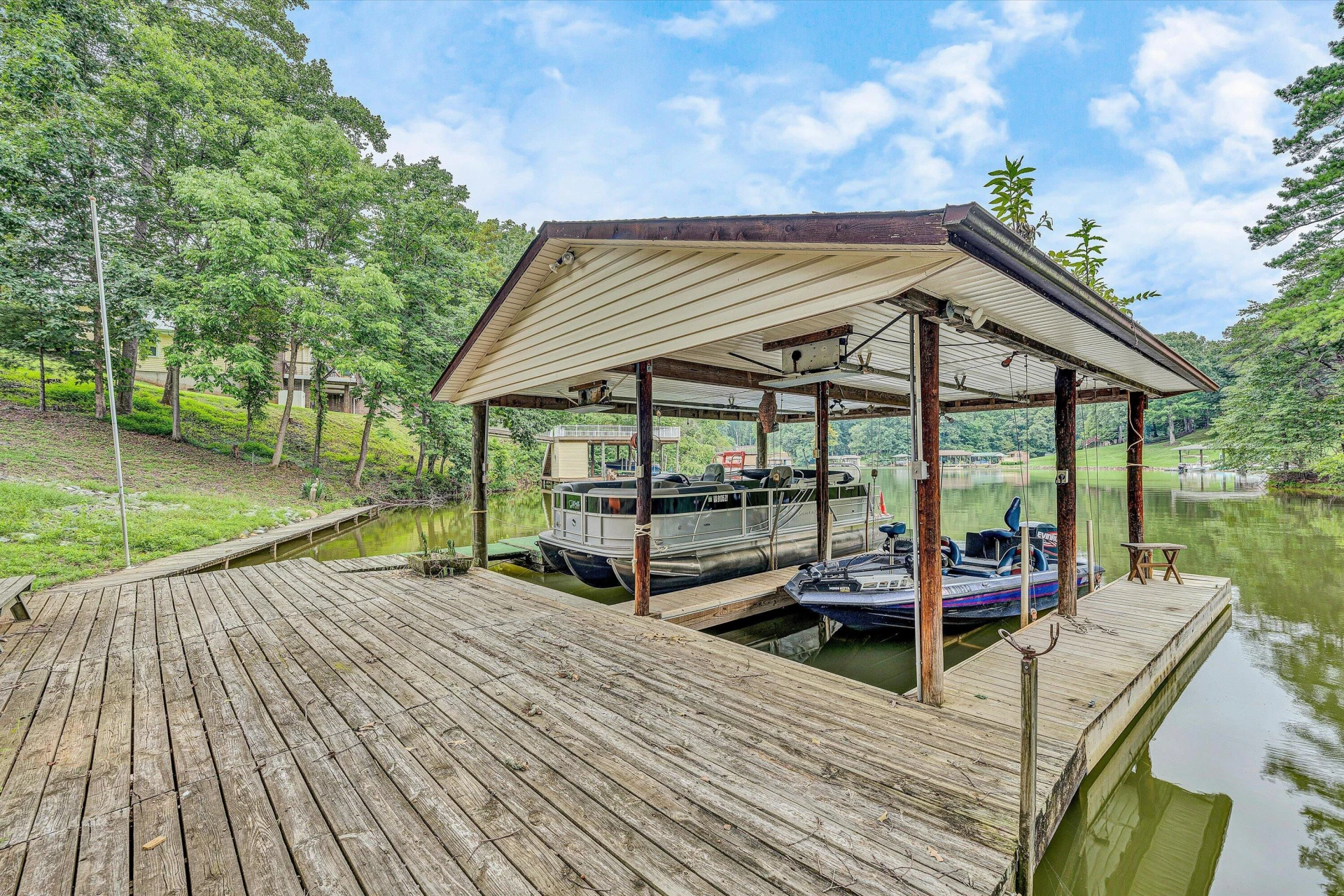 154 Brooks Point LN - Photo 51