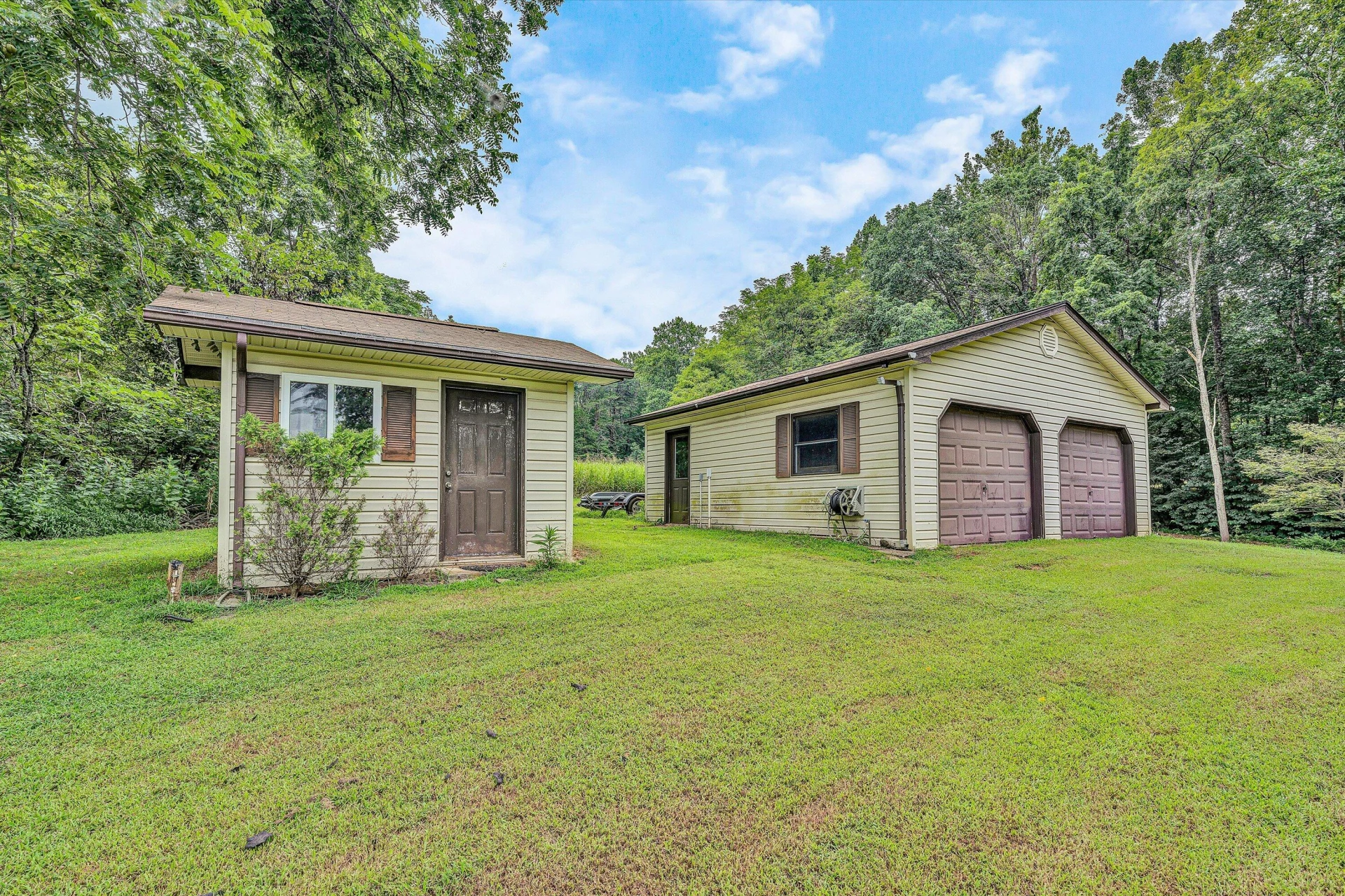 154 Brooks Point LN - Photo 55