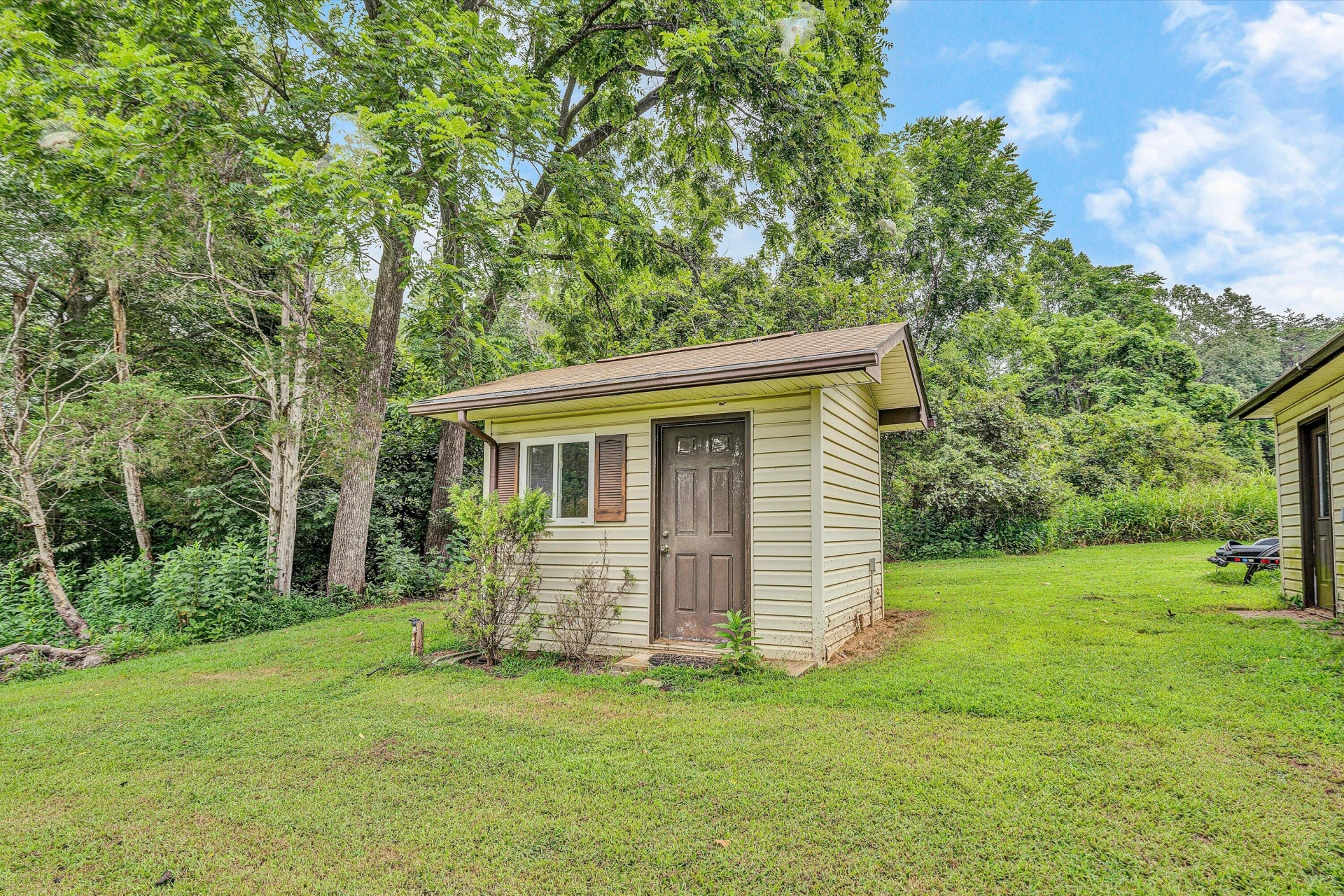 154 Brooks Point LN - Photo 56