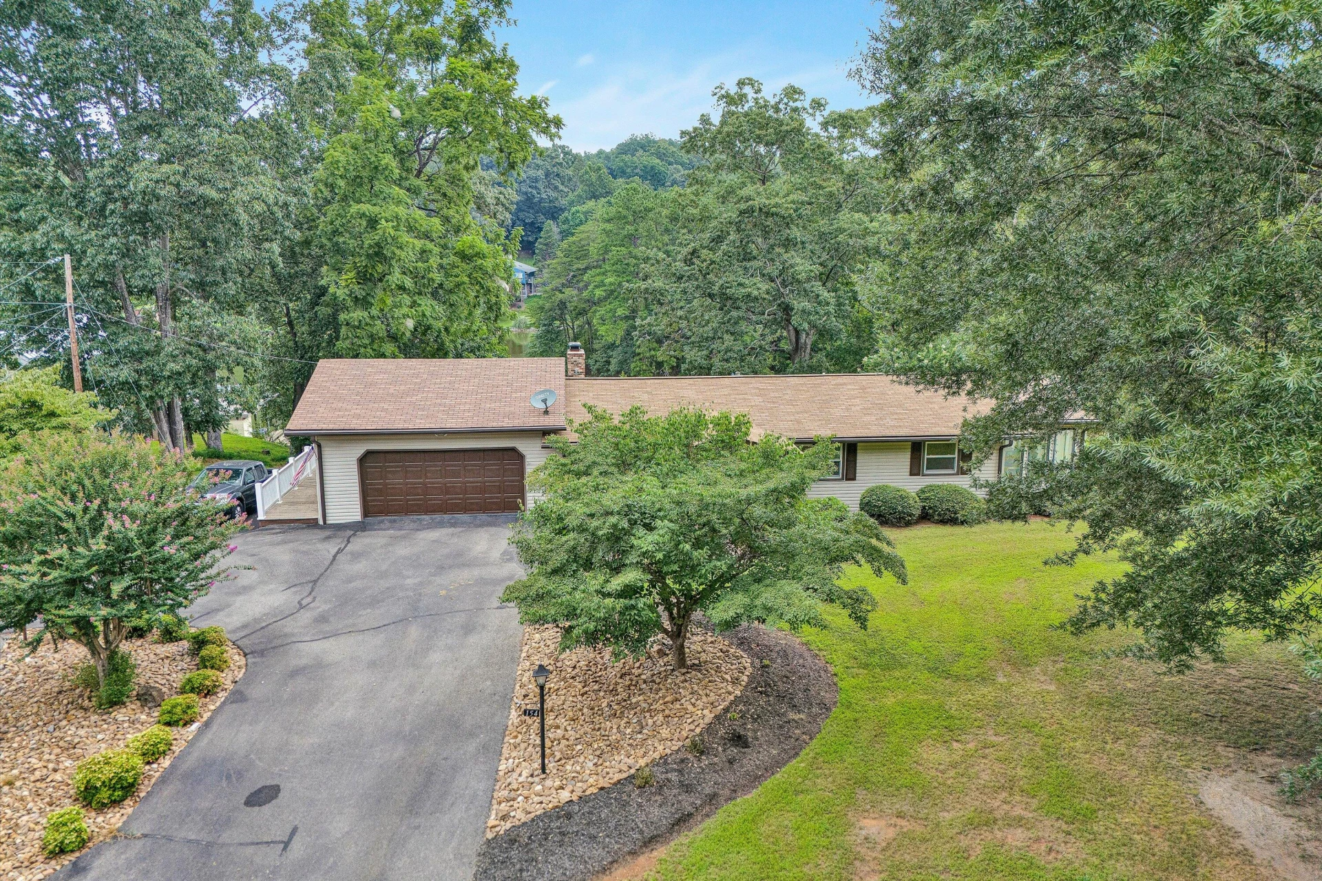 154 Brooks Point LN - Photo 63