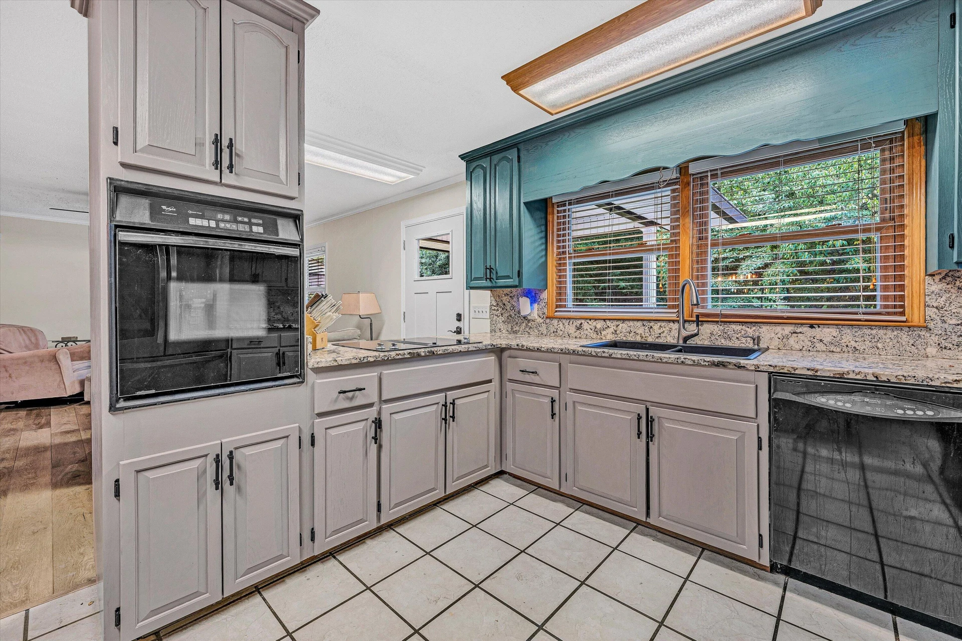 154 Brooks Point LN - Photo 9