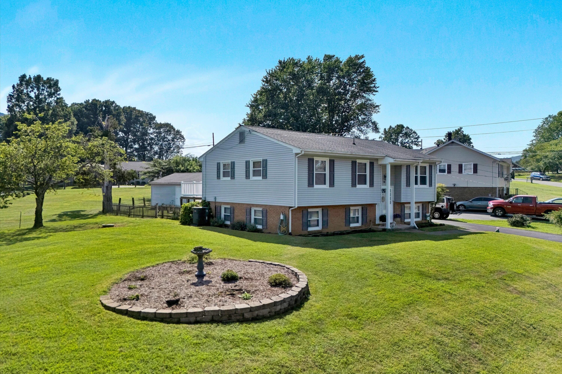 1629 Indian Rock RD - Photo 2