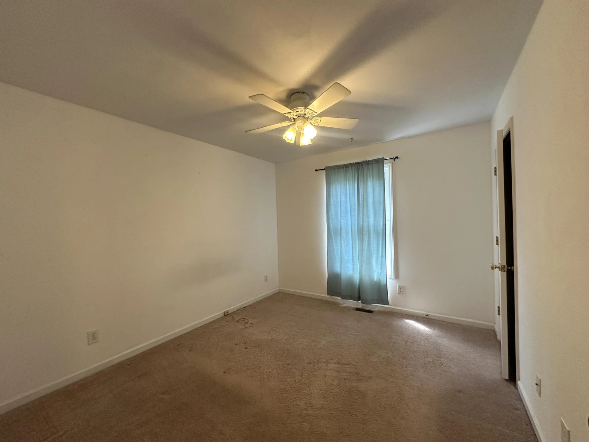 1621 24th ST NE - Photo 9