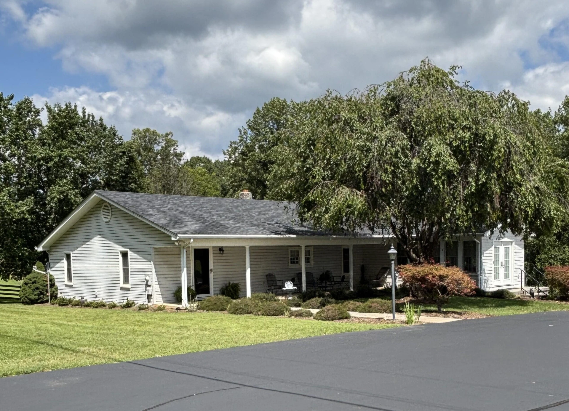 1235 Rock Spring RD - Photo 3