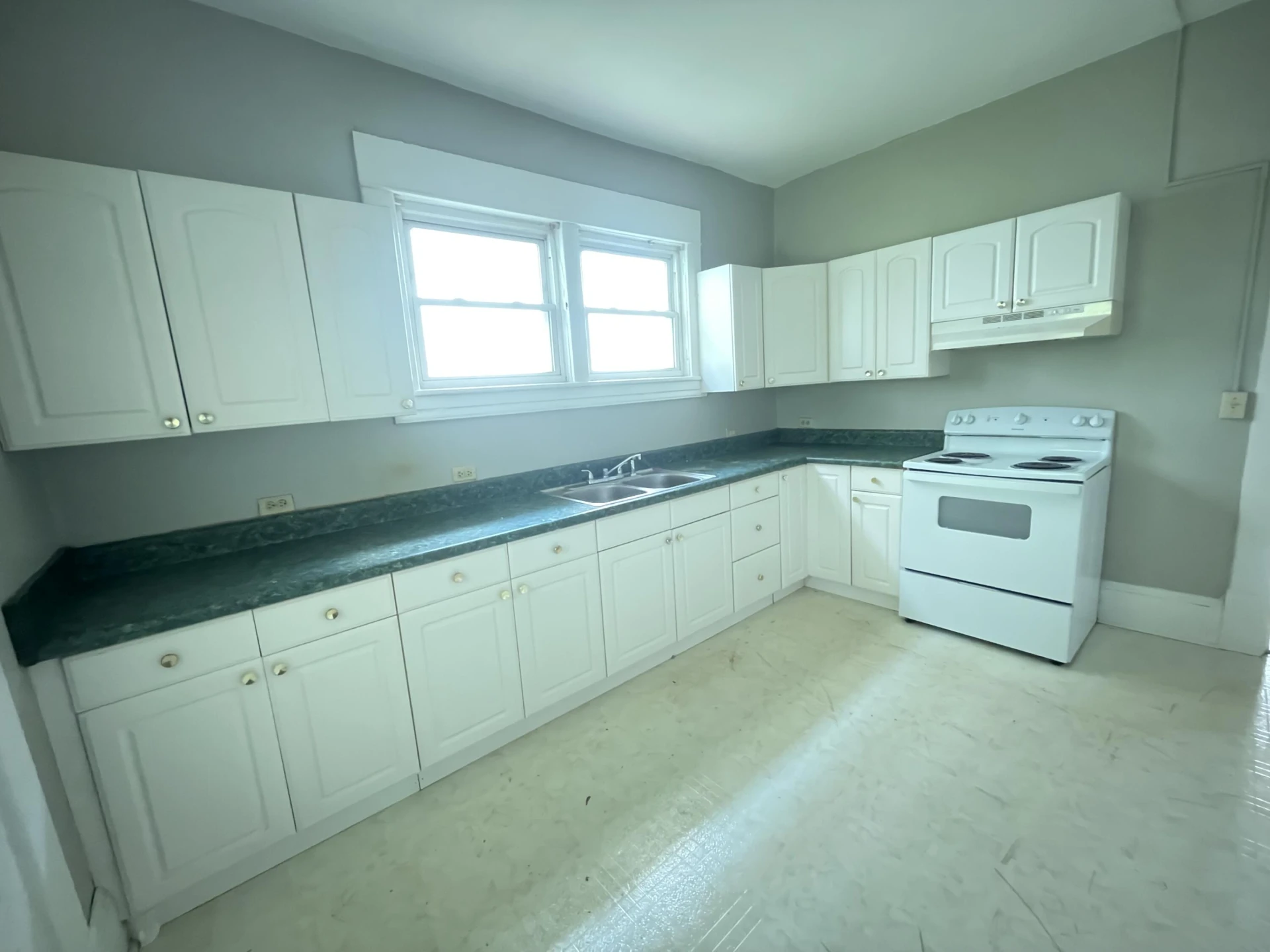 670 Morrill AVE SE - Photo 7
