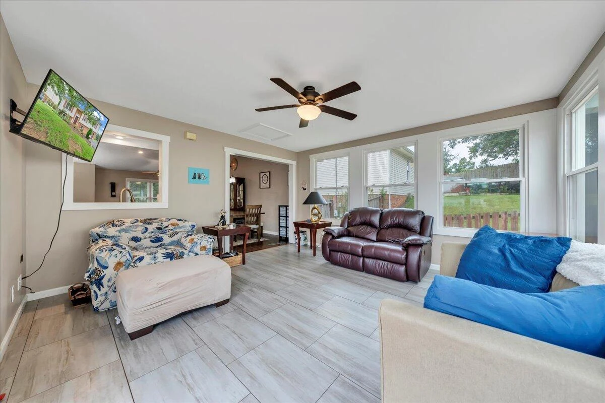 637 Catawba DR - Photo 13