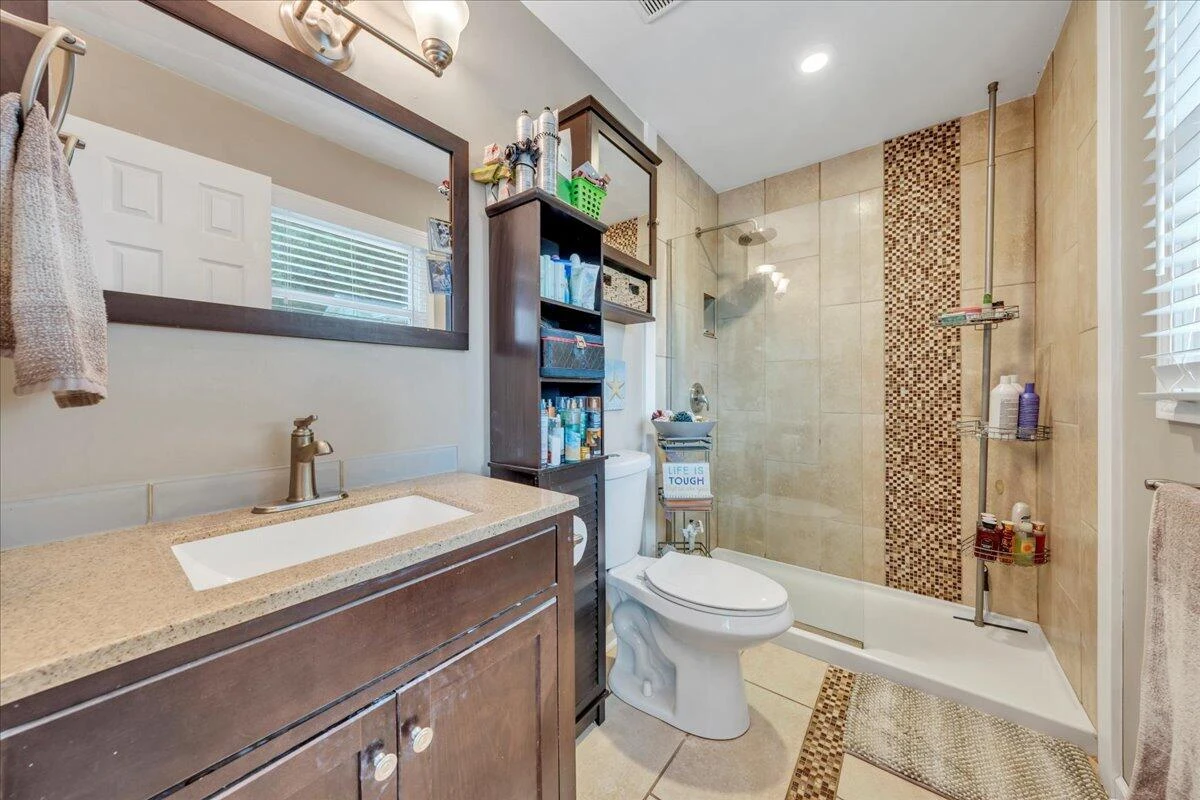 637 Catawba DR - Photo 18
