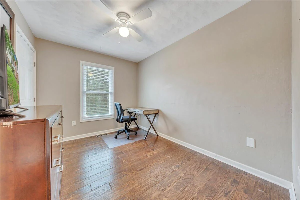 637 Catawba DR - Photo 33