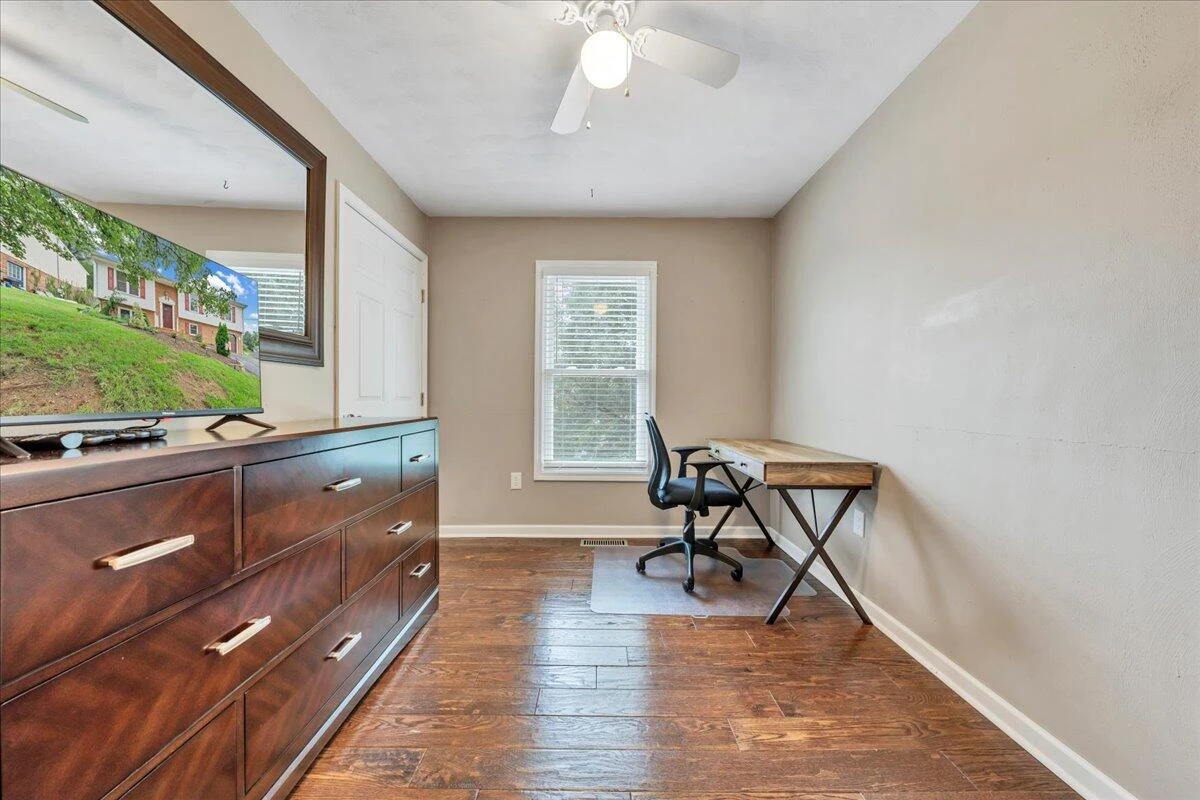 637 Catawba DR - Photo 34