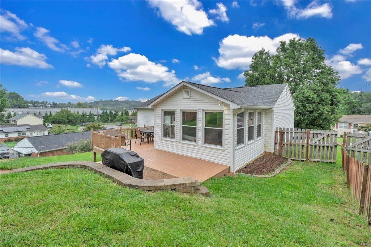 637 Catawba DR - Photo 42